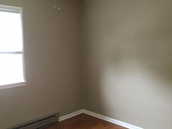2nd image of 715 Robinson Ct Unit 4