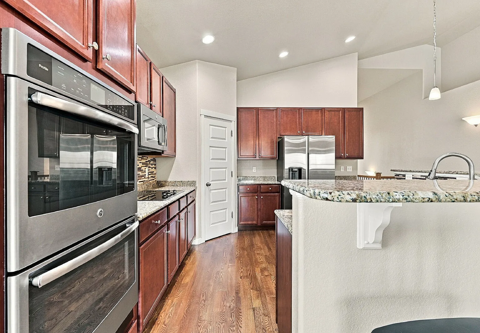 5 bed, 3.0 bath, 3159 sqft, $3,055 — Photo 3