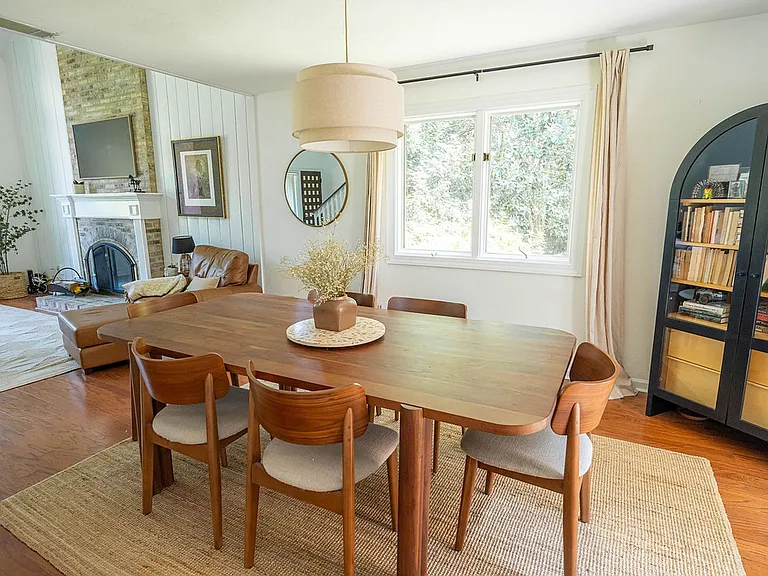 3724 Longchamp Cir — Photo 10