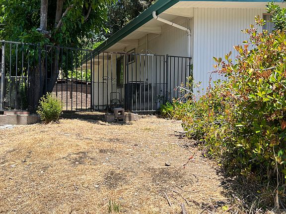 4th image of 542 Bonita Ave #A