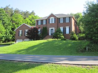 1365 Wildwood Rd, Salem, VA 24153