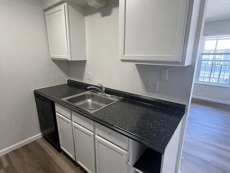 Northwood Apartments — Photo 25