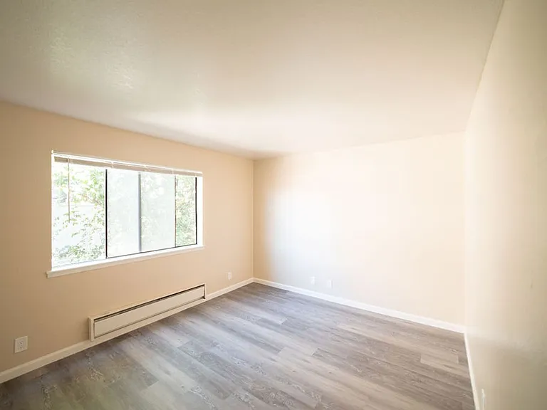 Beacon Hill Apartments — Photo 11