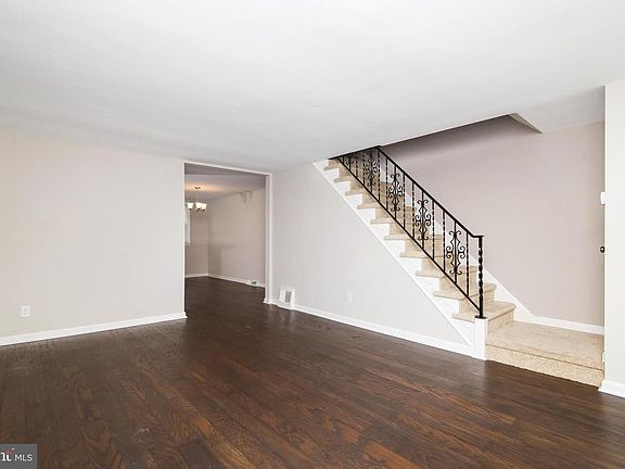 3rd image of 20 S Academy Ave
