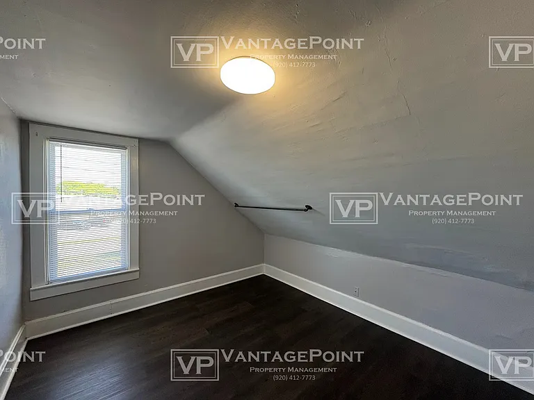 945 Velp Ave — Photo 10