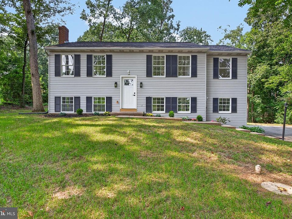 1st image of 664 Center Rd