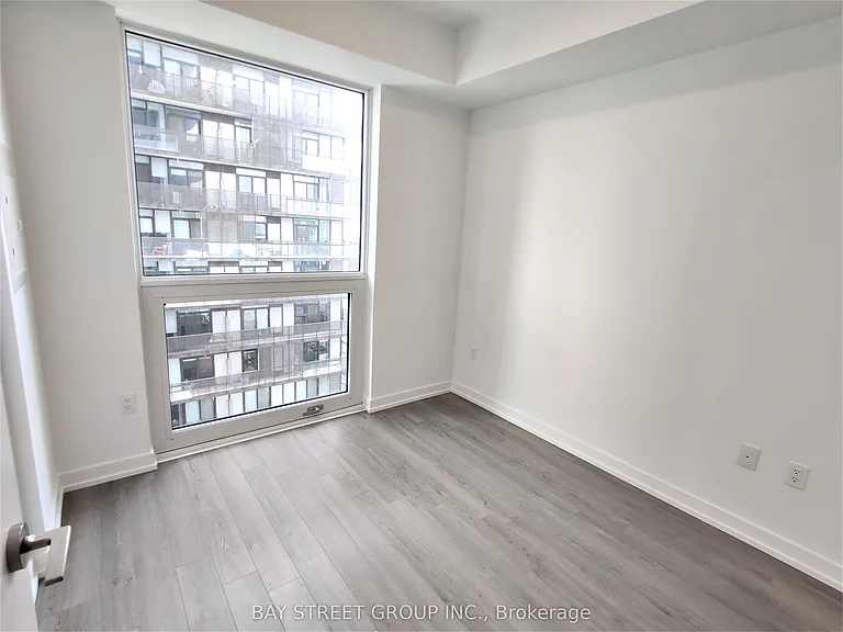 39 Roehampton Ave #2807 — Photo 9