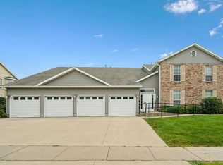 6317 Greenbriar Ln SW UNIT B, Cedar Rapids, IA 52404