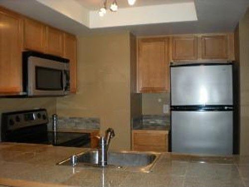 4th image of 945 26th Pl NE Unit B