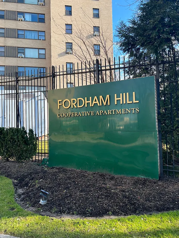 1 Fordham Hill Oval Unit 10E  