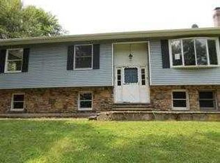 121 Deibert Dr, Stroudsburg, PA