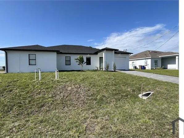 2216 Fairway Dr, Lehigh Acres, FL 33973