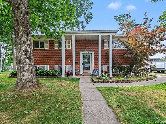 2nd image of 3923 Percy King Rd