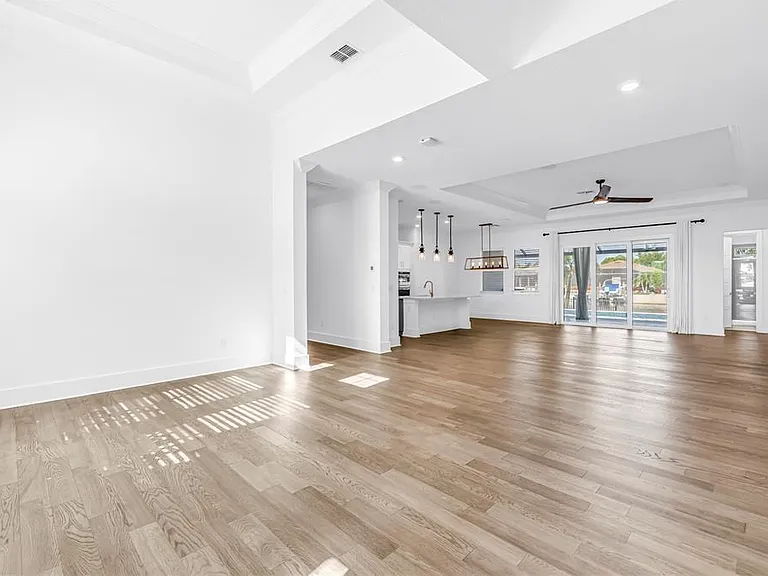513 17th Ave E — Photo 10