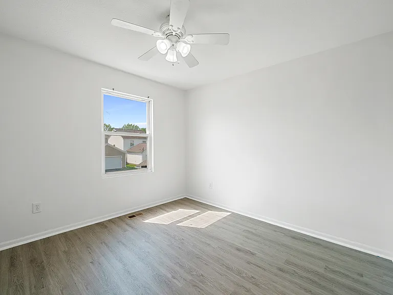 4035 Redroyal Ave — Photo 30