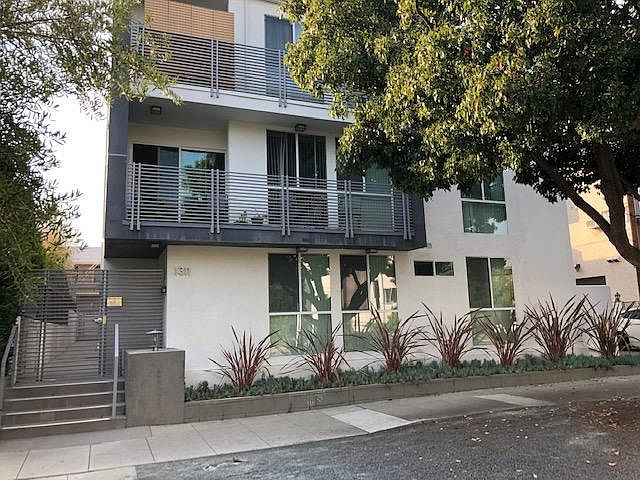 1st image of 1311 California Ave APT 102