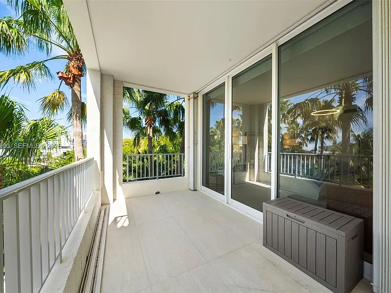 701 Crandon Blvd #401 — Photo 29
