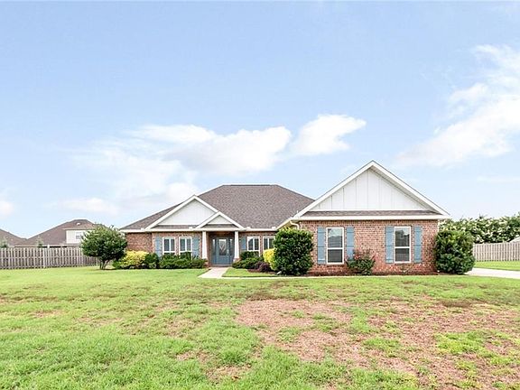 3rd image of 818 Onyx Ln