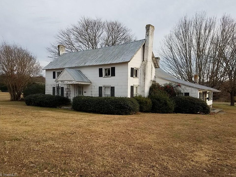 2nd image of 1883 Hoover Rd