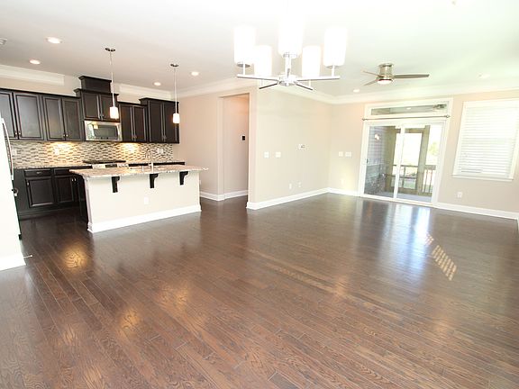 4th image of 1531 Glenwater Dr