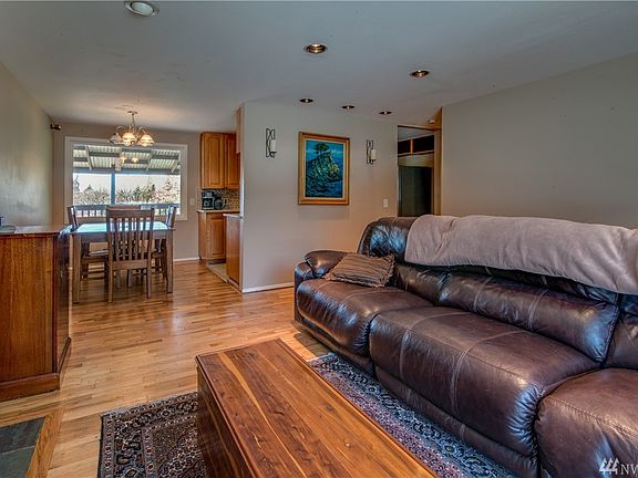 5th image of 22635 16th Ave S