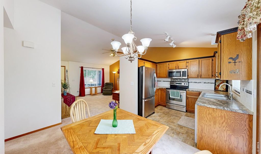 384 Pin Oak Dr