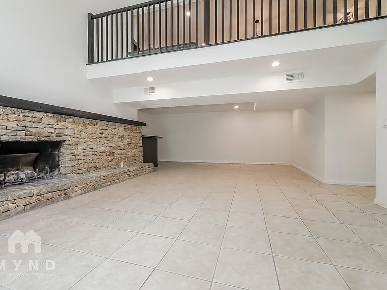 527 Lancelot Dr — Photo 8