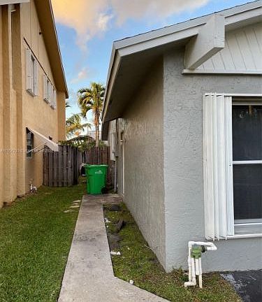 5th image of 9330 NW 33rd Pl