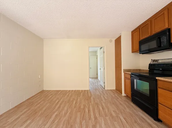 2140 10th Ave APT 303, Honolulu, HI 96816