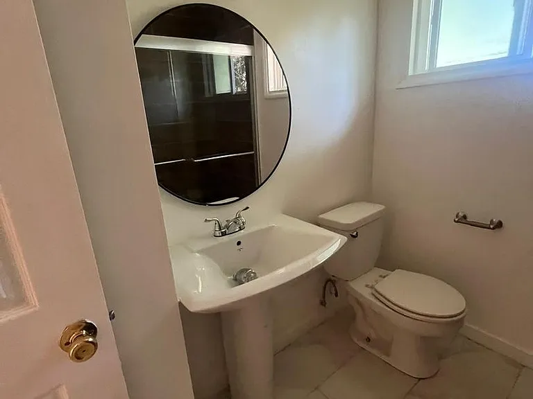 8409 Topanga Canyon Blvd — Photo 14