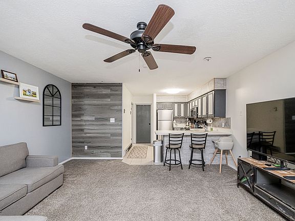 4th image of 3615 N Wolf Lodge Dr Suite 103