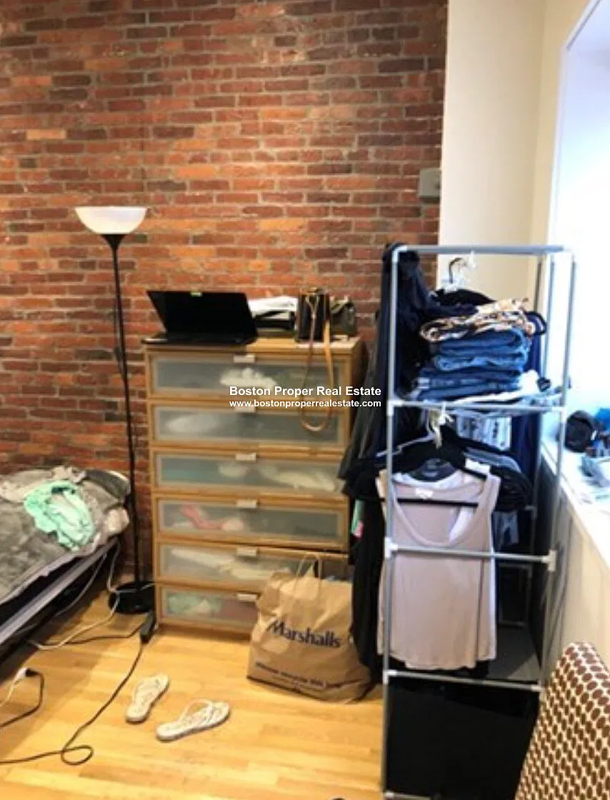 Studio, 300 sqft, $2,000 — Photo 3