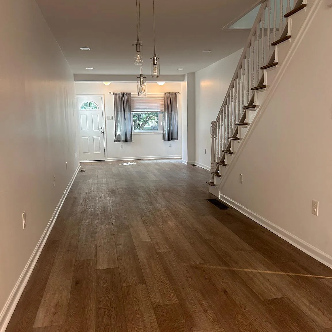 2 bed, 2.5 bath, 1228 sqft, $2,150 — Photo 2