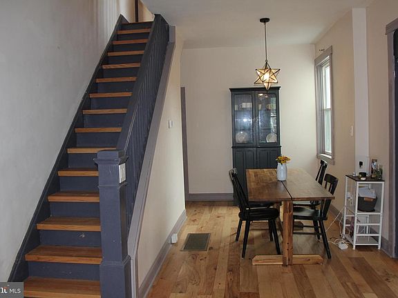 4th image of 130 N Franklin St #132