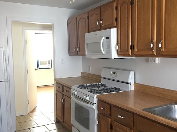 5th image of 20 Delaware Ave APT 1