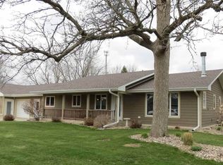 210 W 4th St NW, Hartley, IA 51346
