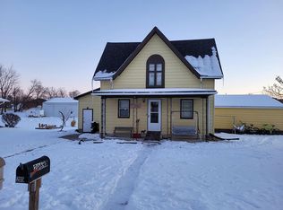202 2nd St NE, State Center, IA 50247