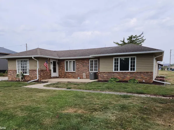 302 N Webster St, Le Grand, IA 50142