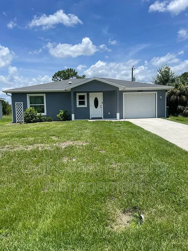 2 bed, 1.5 bath, 962 sqft, $1,700 — Photo 1