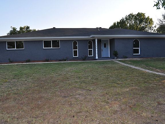 3rd image of 104 Jean Ln
