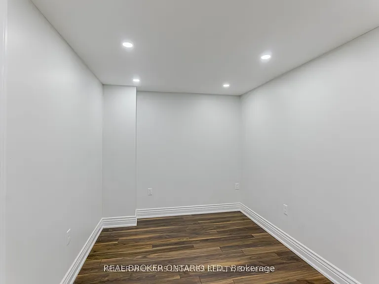 47 Rotary Dr — Photo 34