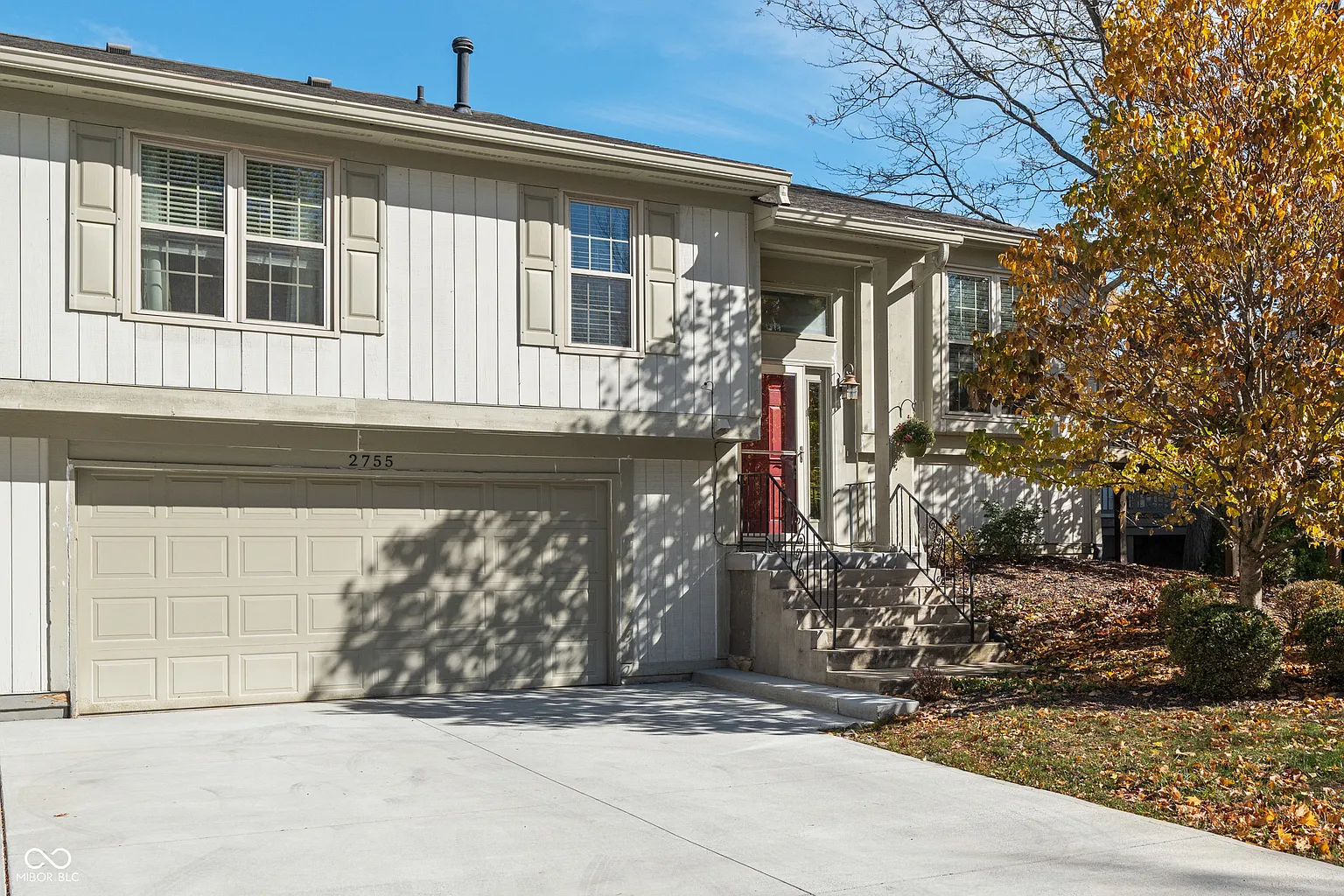 2755 Lakeshire Ln photo 1