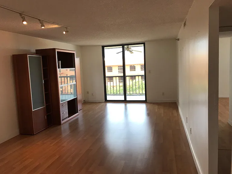 201 W Laurel St #708 — Photo 25