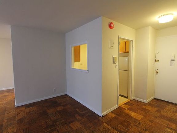 3rd image of 18311 Hillside Ave APT 10O