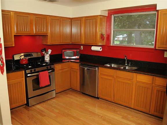 5th image of 5102 Sweetbriar Cir