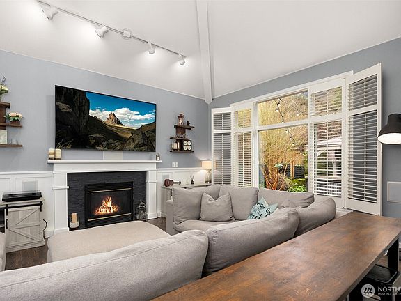 4th image of 15749 142nd Place SE