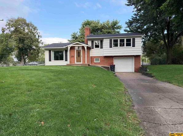 1500 S 4th Ave, Beatrice, NE 68310