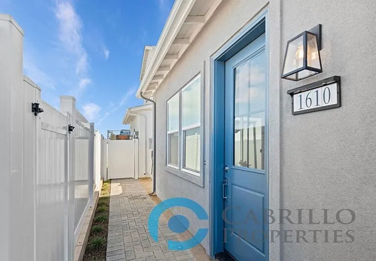 1664 Neptune Ave — Photo 4