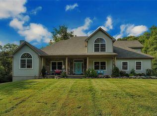 6 Wellington Ct, Wallkill, NY 12589