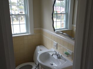 112 Blankenbaker Ln, Indian Hills, KY 40207